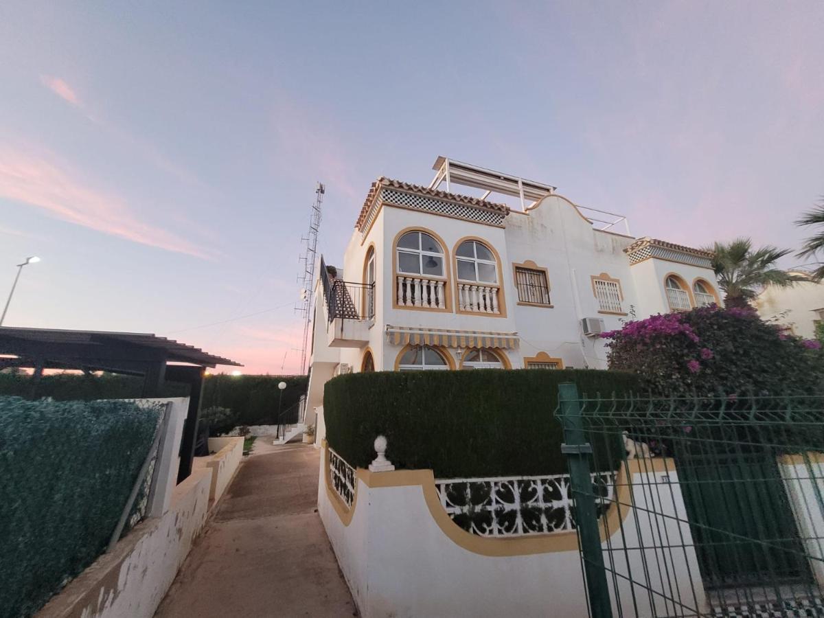Villa Susana Torrevieja Luaran gambar
